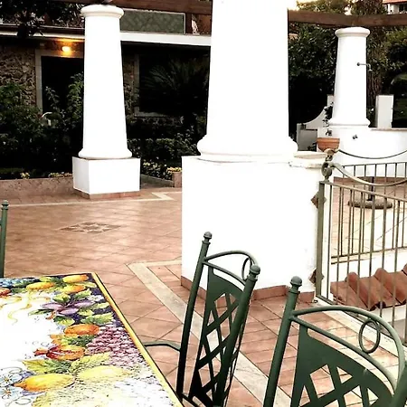 Vittoria, Villa *